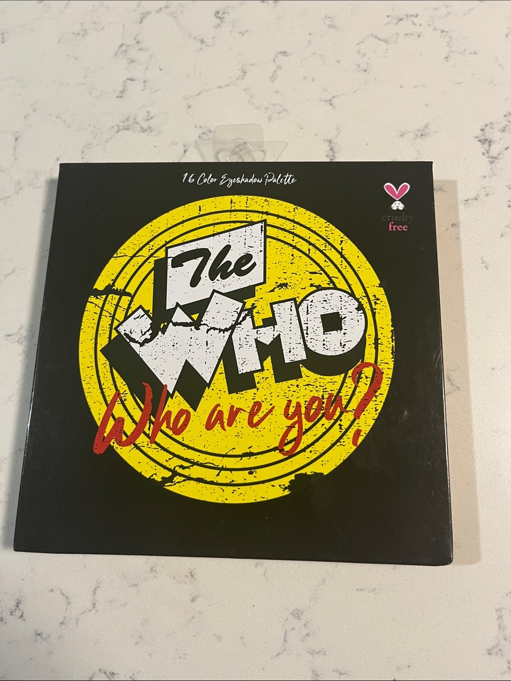 'Who Are You' 16-Color Eyeshadow Palette - Black & Yellow